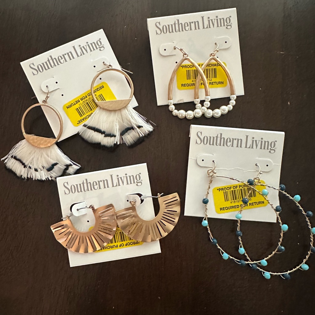 Southern Living Earring Gold Lot Nwt 15$